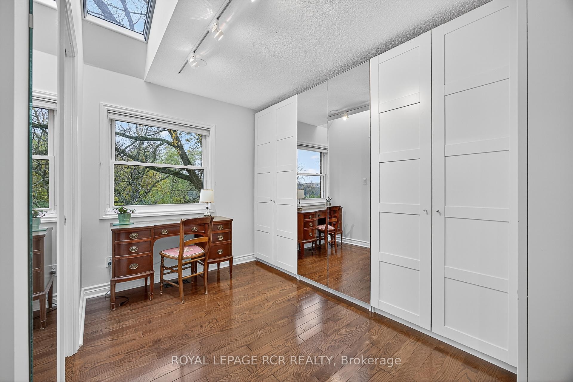 









87


George

Street,
Aurora,




ON
L4G 2S3

