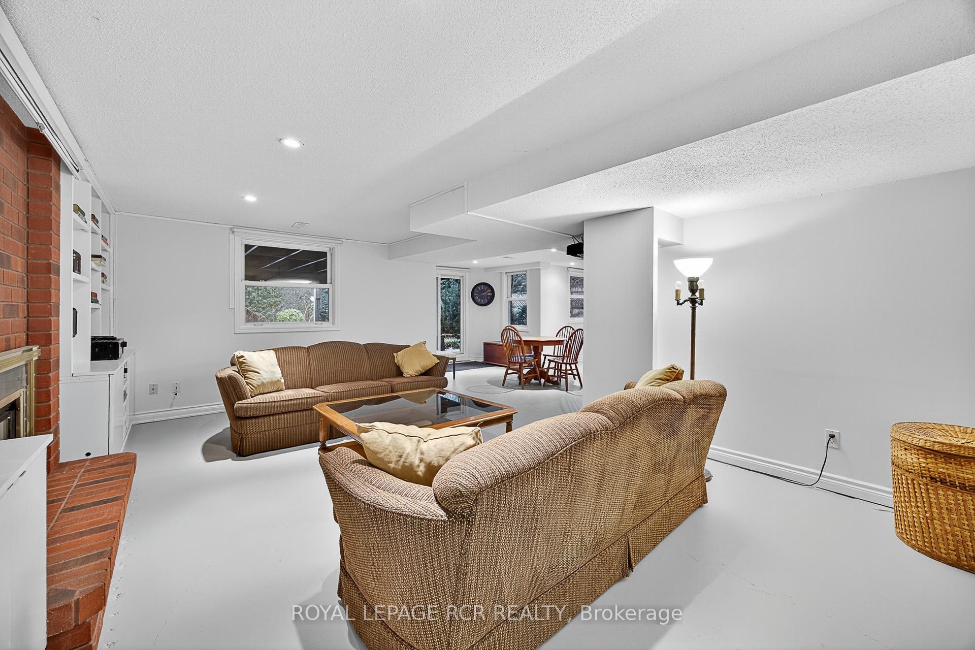 









87


George

Street,
Aurora,




ON
L4G 2S3

