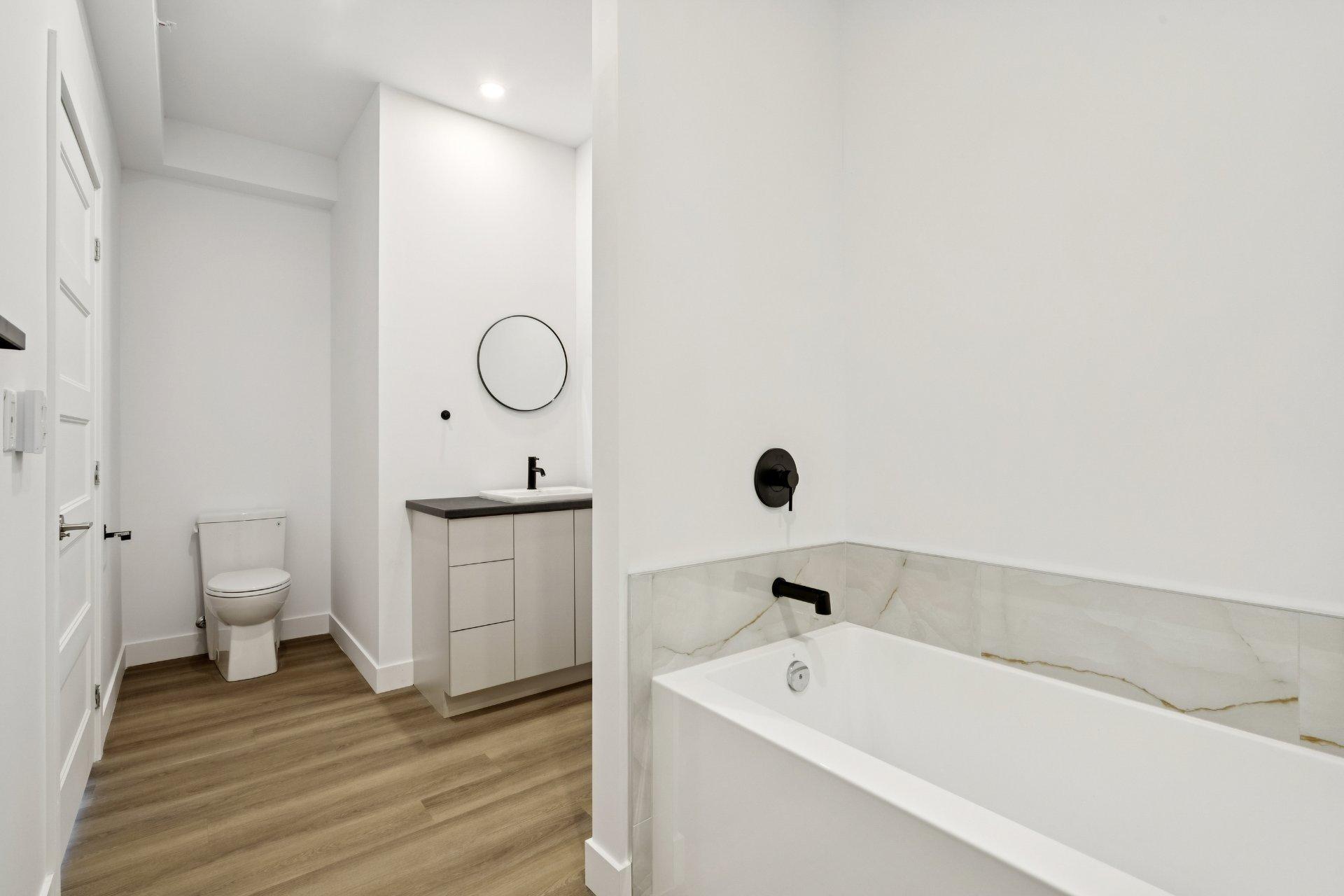 









106


Rue Ste-Cécile

, 204,
Salaberry-de-Valleyfield,




QC
J6T1M1

