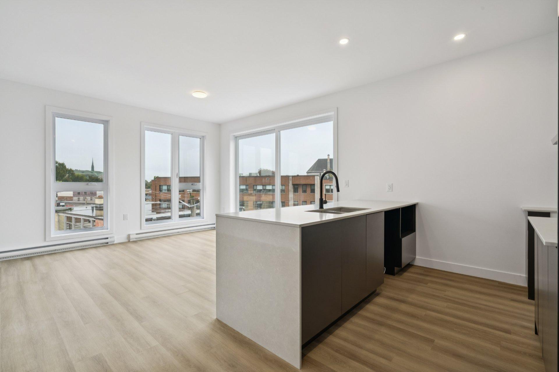 









106


Rue Ste-Cécile

, 204,
Salaberry-de-Valleyfield,




QC
J6T1M1

