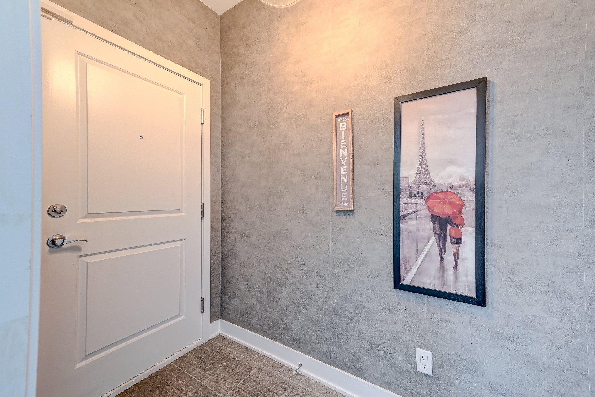 









3721


Rue Fernand-Flipot

, 302,
Longueuil (Saint-Hubert),




QC
J3Y0M6

