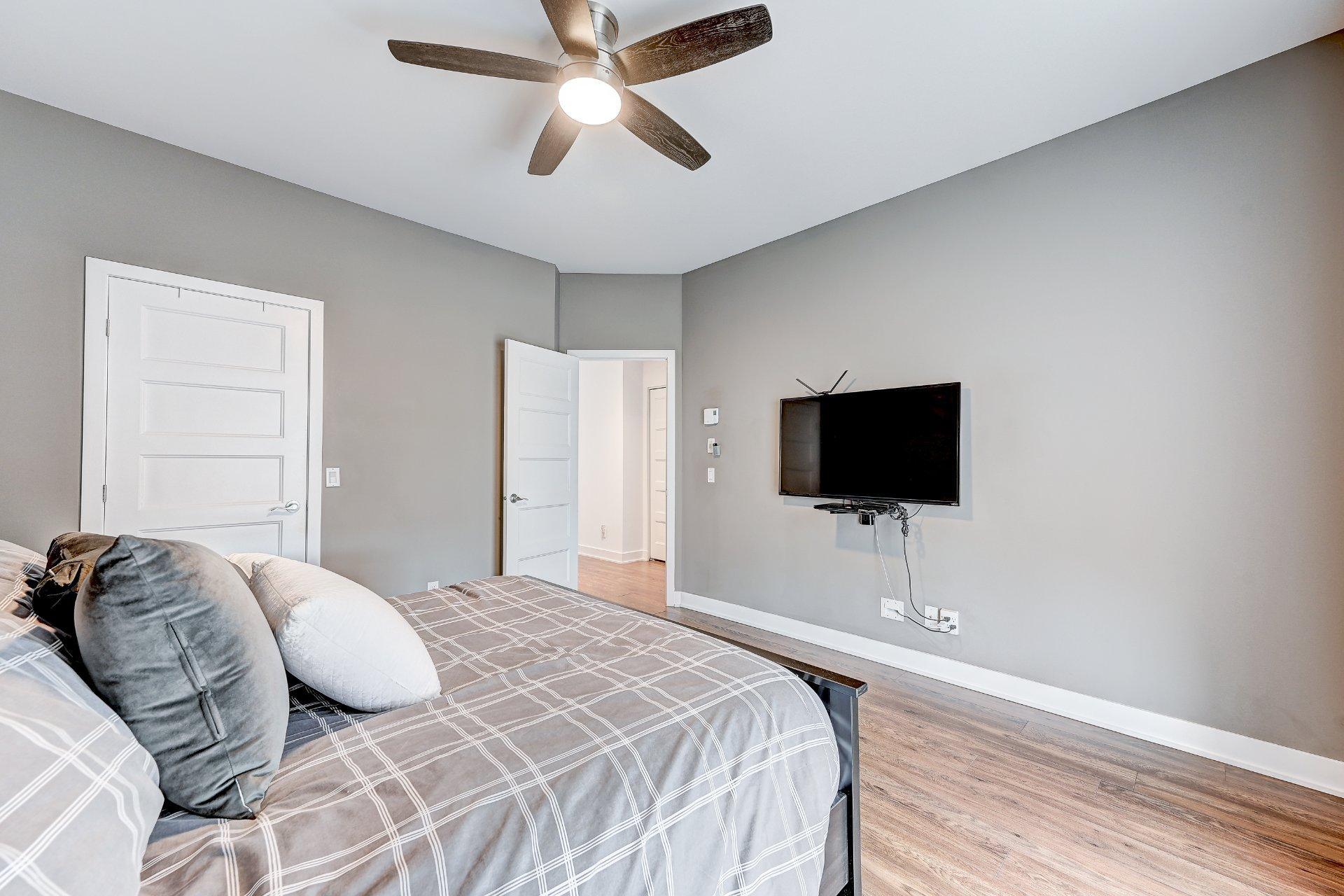 









3721


Rue Fernand-Flipot

, 302,
Longueuil (Saint-Hubert),




QC
J3Y0M6

