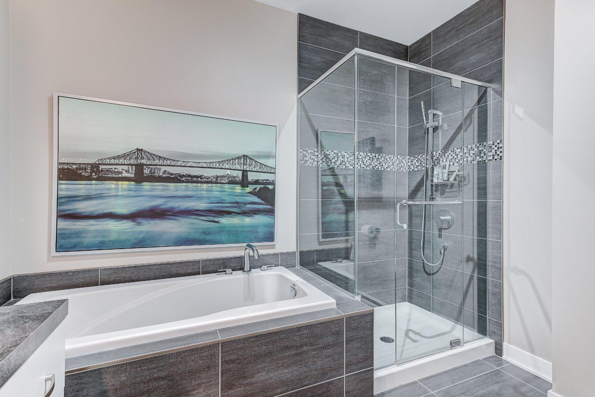 









3721


Rue Fernand-Flipot

, 302,
Longueuil (Saint-Hubert),




QC
J3Y0M6

