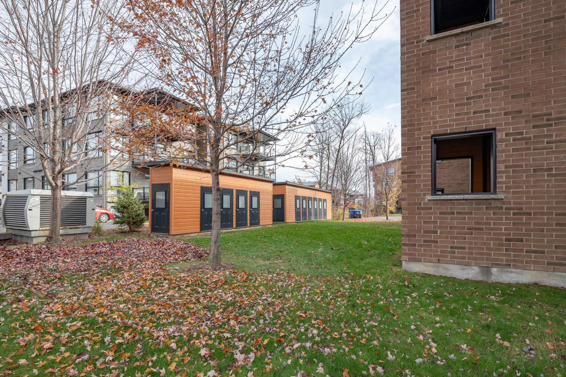 









3721


Rue Fernand-Flipot

, 302,
Longueuil (Saint-Hubert),




QC
J3Y0M6

