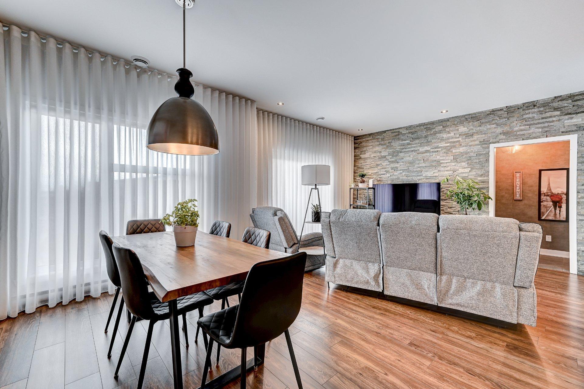 









3721


Rue Fernand-Flipot

, 302,
Longueuil (Saint-Hubert),




QC
J3Y0M6

