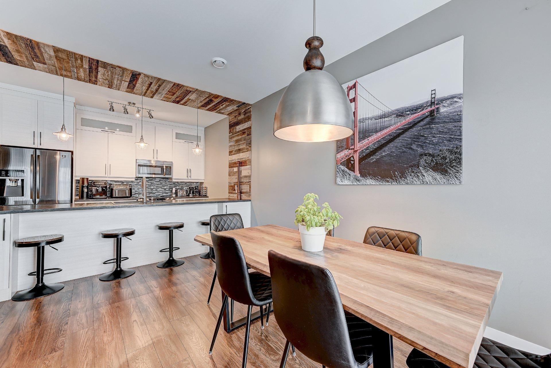 









3721


Rue Fernand-Flipot

, 302,
Longueuil (Saint-Hubert),




QC
J3Y0M6

