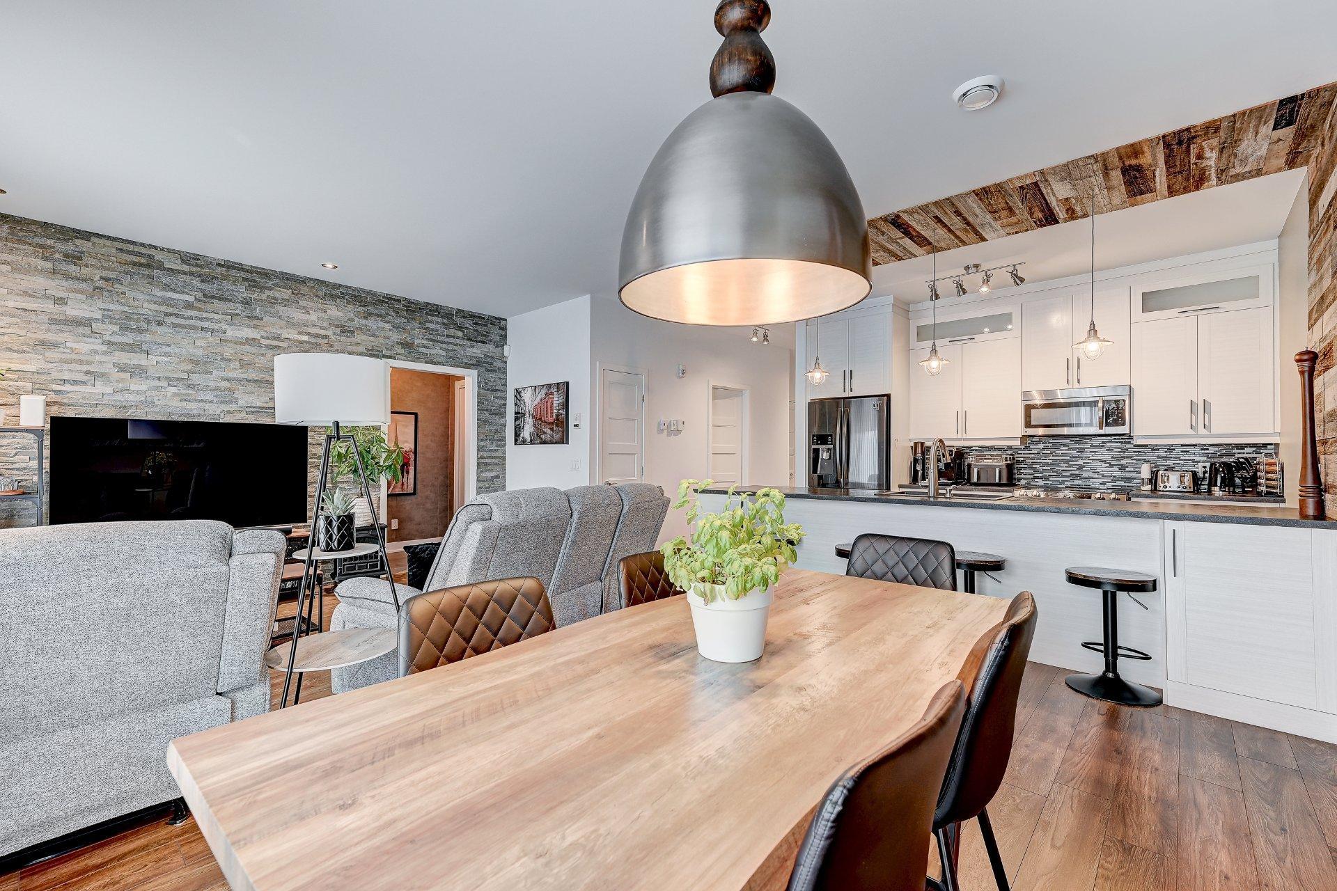 









3721


Rue Fernand-Flipot

, 302,
Longueuil (Saint-Hubert),




QC
J3Y0M6

