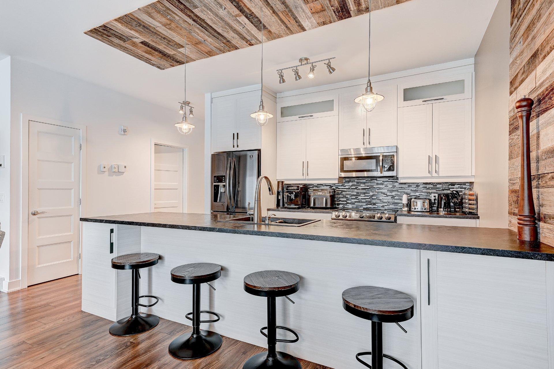 









3721


Rue Fernand-Flipot

, 302,
Longueuil (Saint-Hubert),




QC
J3Y0M6

