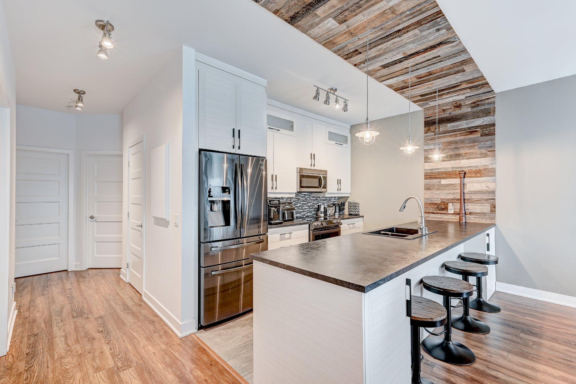 









3721


Rue Fernand-Flipot

, 302,
Longueuil (Saint-Hubert),




QC
J3Y0M6

