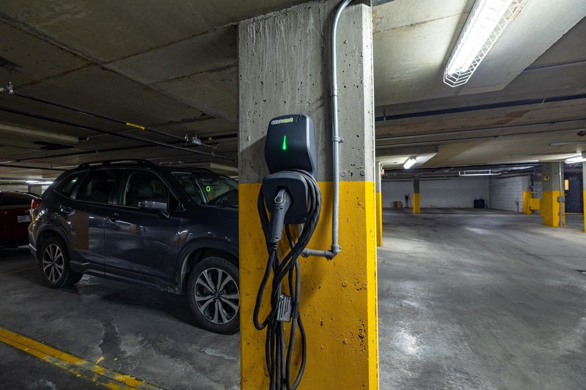 









387


Av. Skaniatarati

, 102,
Montréal (Lachine),




QC
H8S0A1

