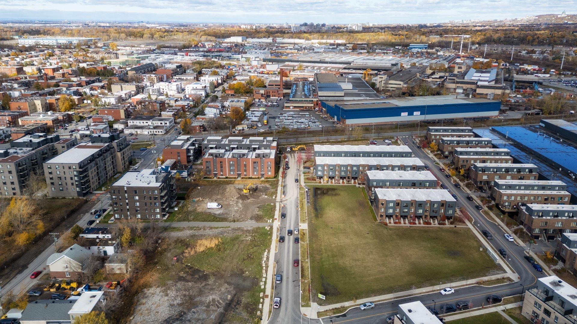 









387


Av. Skaniatarati

, 102,
Montréal (Lachine),




QC
H8S0A1

