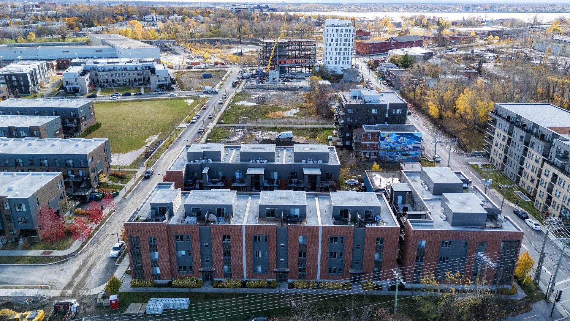 









387


Av. Skaniatarati

, 102,
Montréal (Lachine),




QC
H8S0A1

