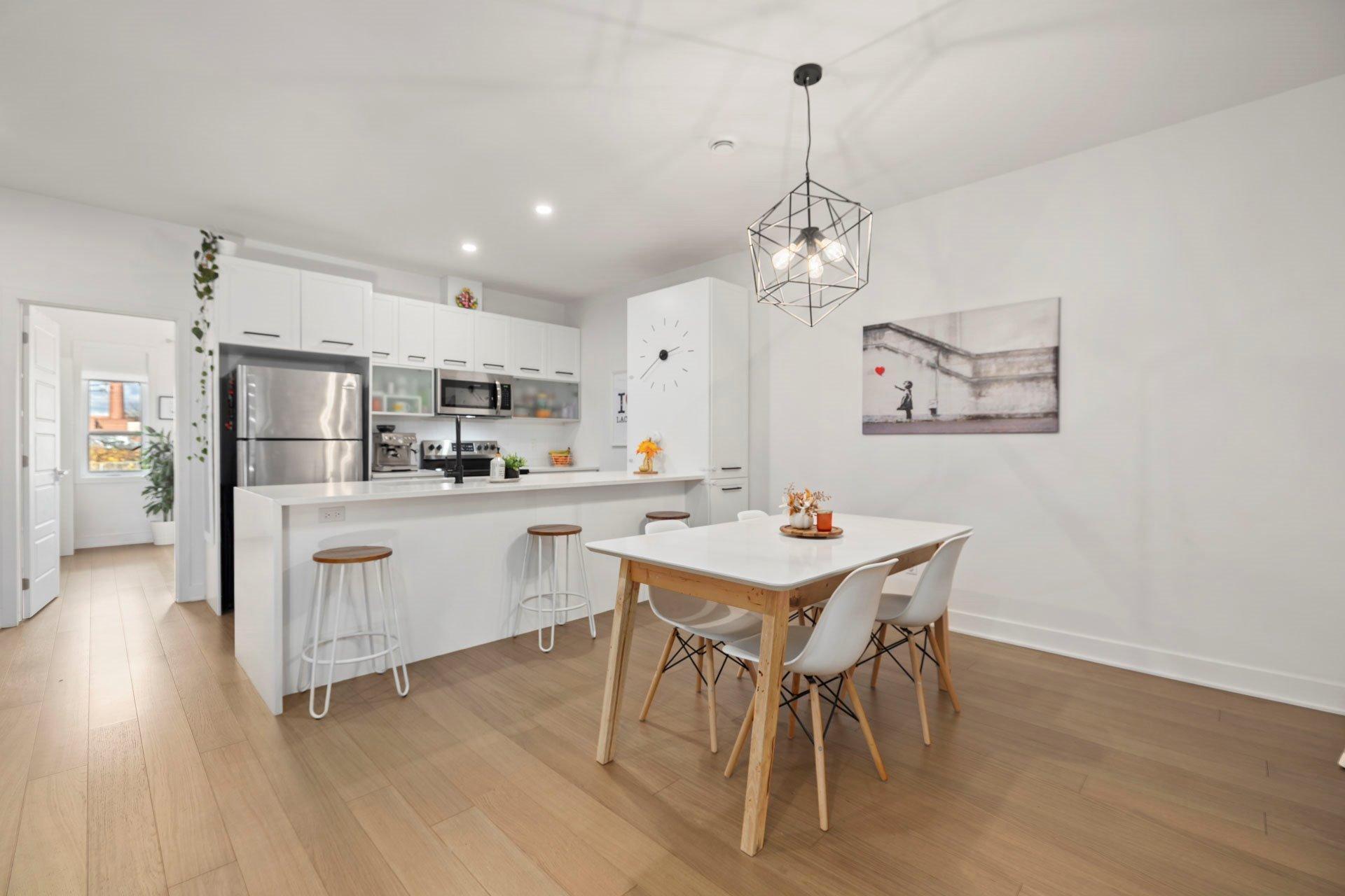 









387


Av. Skaniatarati

, 102,
Montréal (Lachine),




QC
H8S0A1

