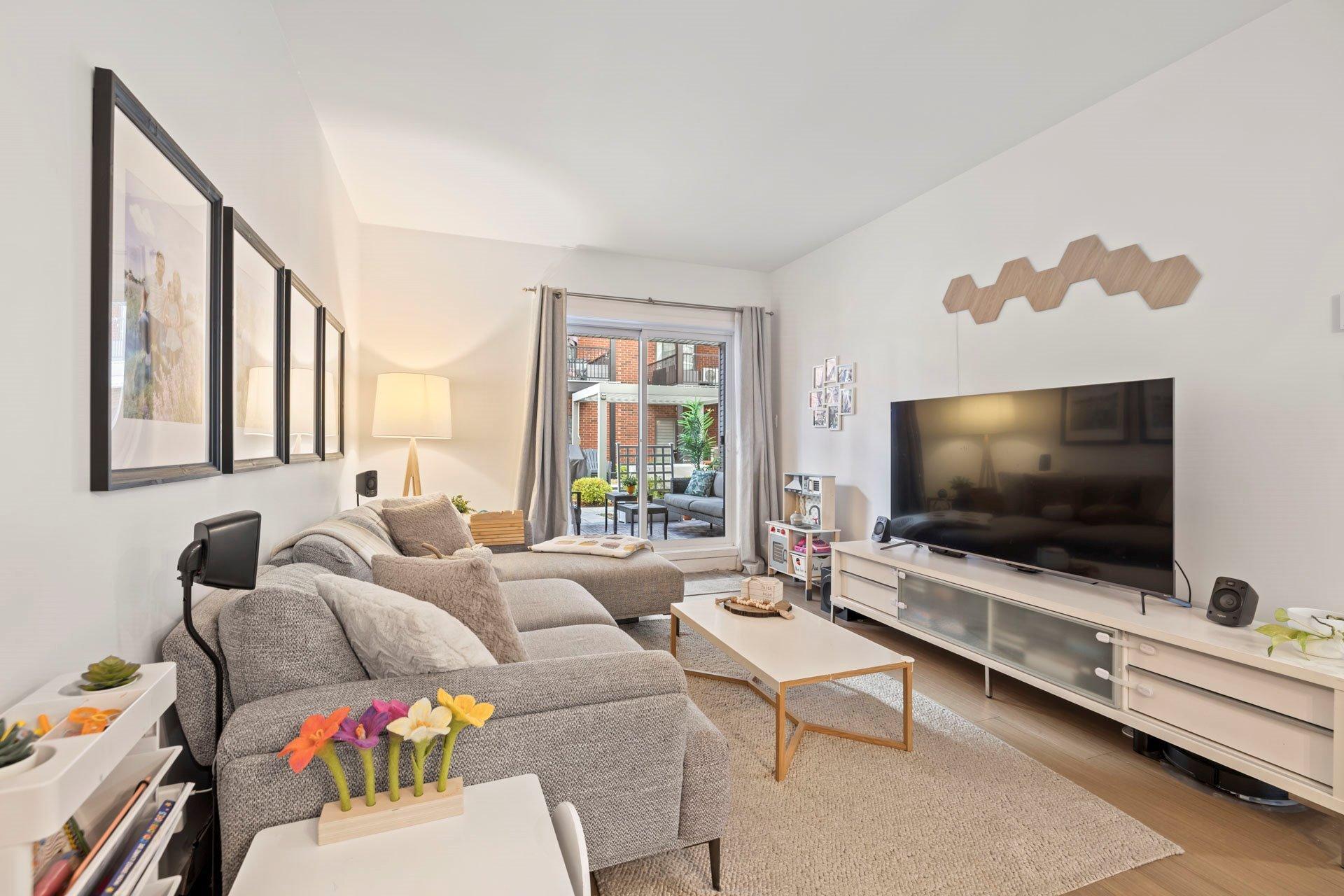 









387


Av. Skaniatarati

, 102,
Montréal (Lachine),




QC
H8S0A1

