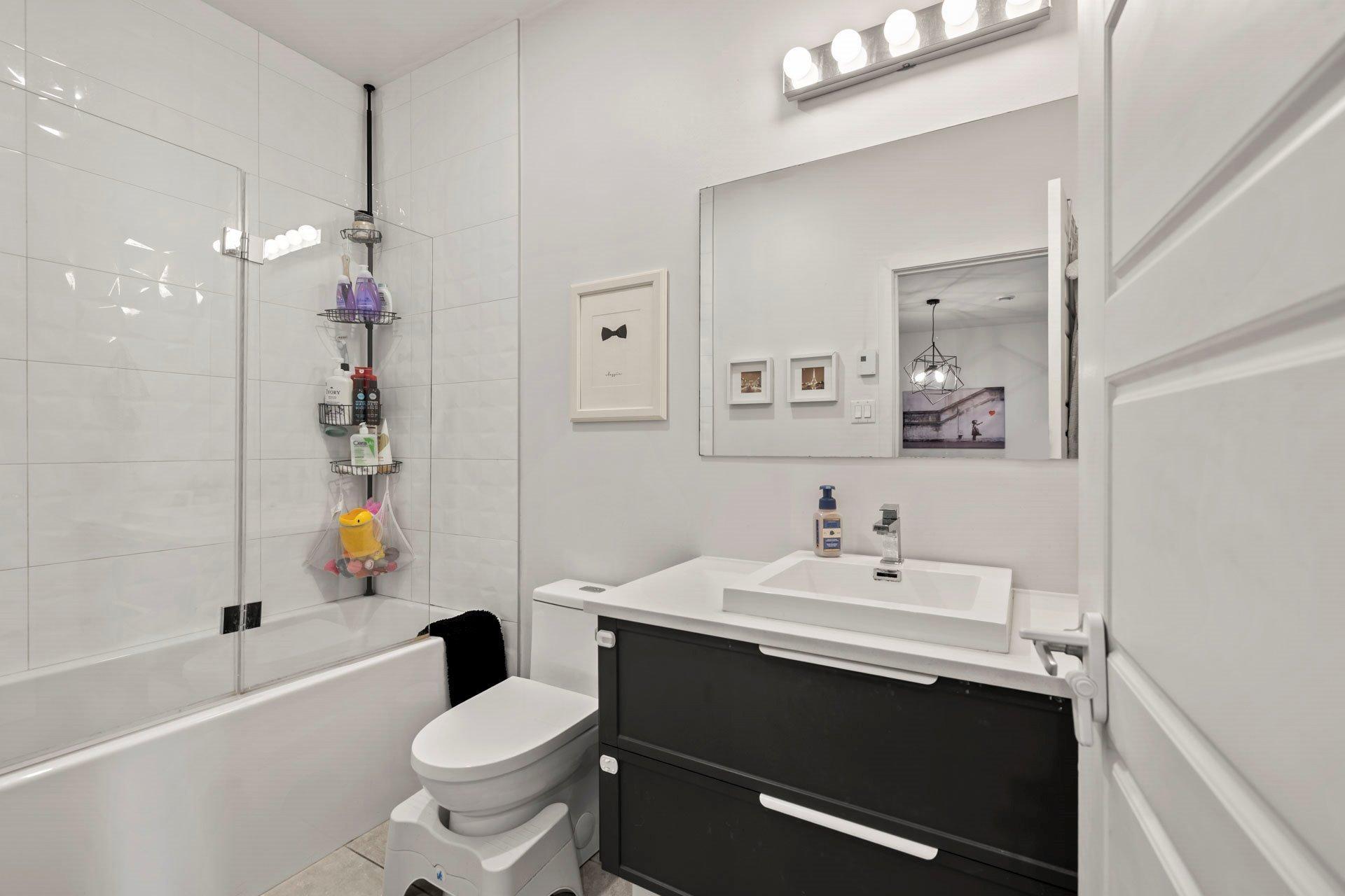 









387


Av. Skaniatarati

, 102,
Montréal (Lachine),




QC
H8S0A1

