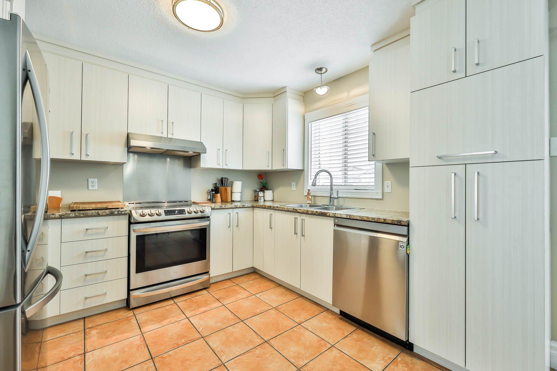 









69


Rue Hamel

,
Gatineau (Gatineau),




QC
J8P1V8

