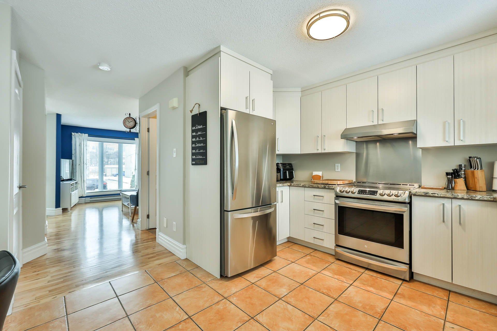 









69


Rue Hamel

,
Gatineau (Gatineau),




QC
J8P1V8

