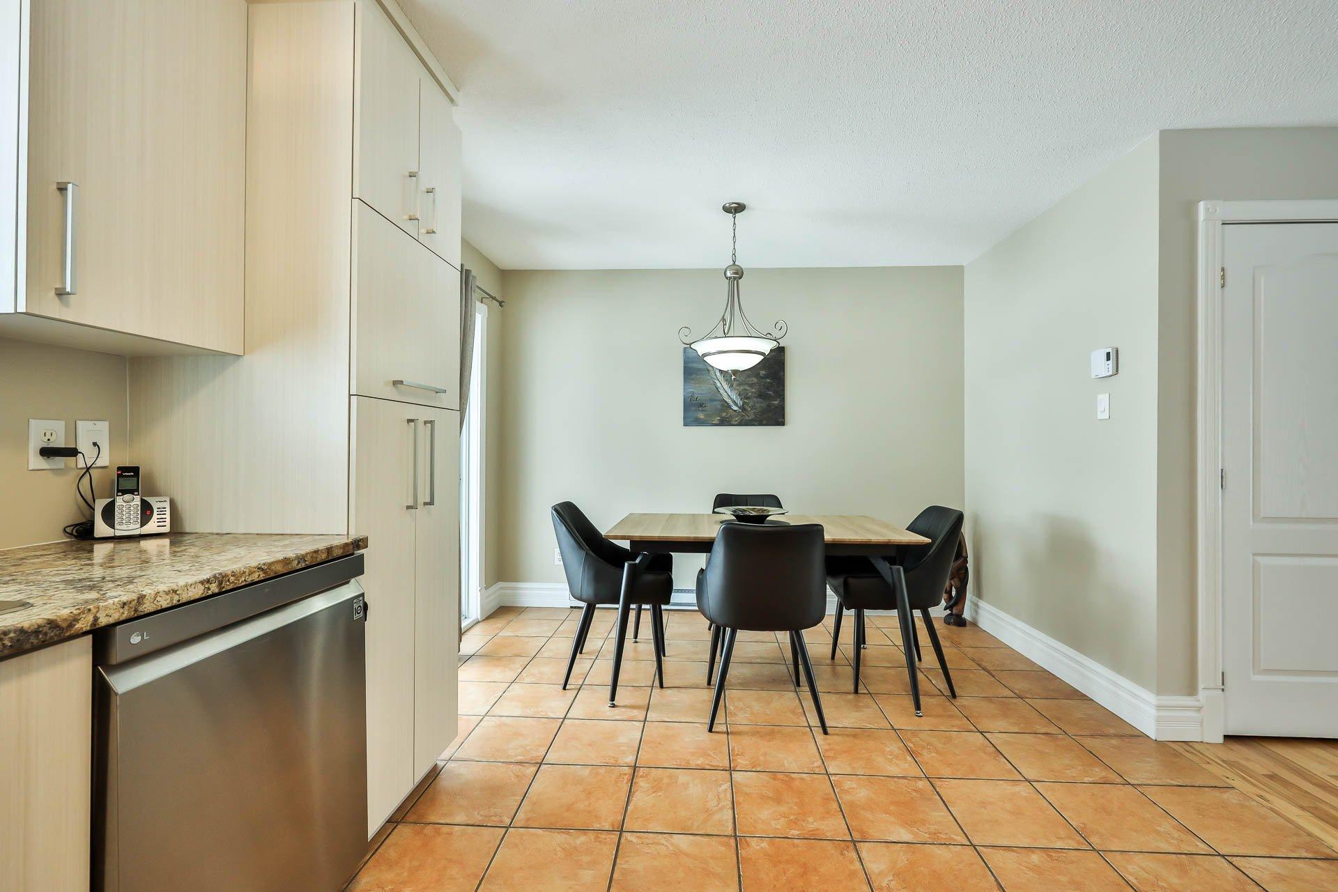 









69


Rue Hamel

,
Gatineau (Gatineau),




QC
J8P1V8

