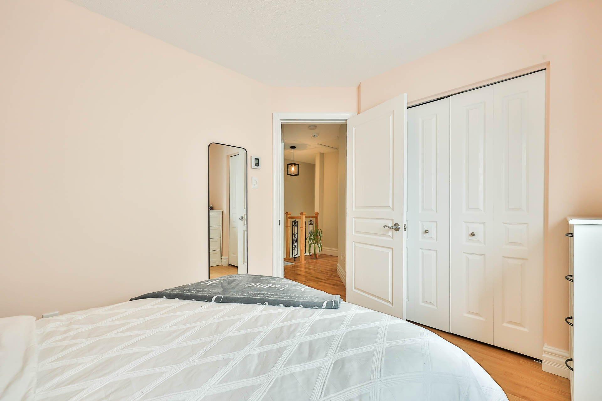 









69


Rue Hamel

,
Gatineau (Gatineau),




QC
J8P1V8

