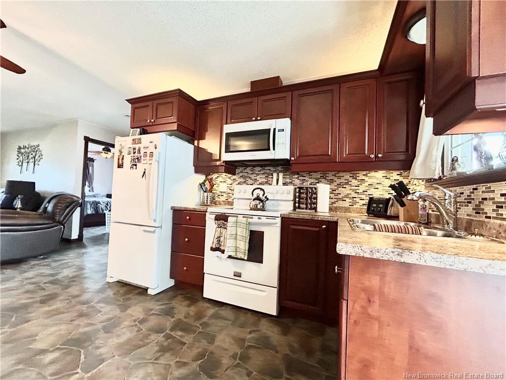 









7662


du Havre

,
Bas-Caraquet,




NB
E1W 5X2

