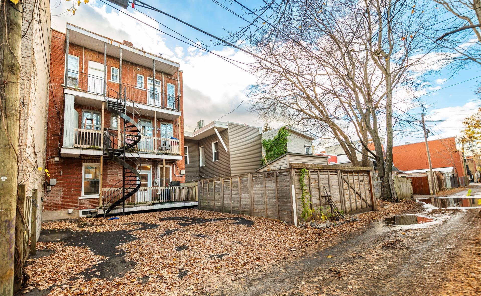 









4693

 - 4697


Rue De La Roche

,
Montréal (Le Plateau-Mont-Royal),




QC
H2J3J5

