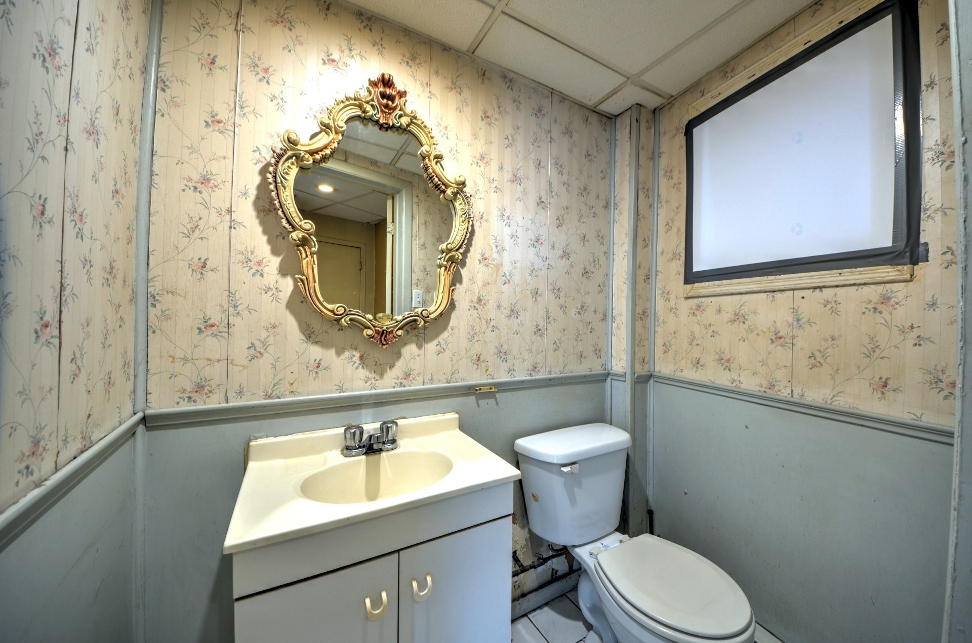 









23

 - 25


Rue de l'Église

,
Montréal (Verdun/Île-des-Soeurs),




QC
H4G2L8

