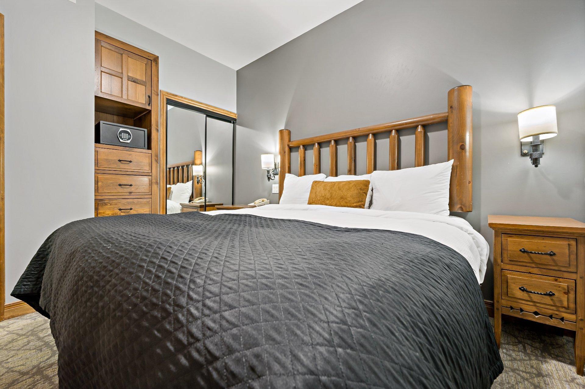 









2396


Rue Labelle

, 336,
Mont-Tremblant,




QC
J8E1T8

