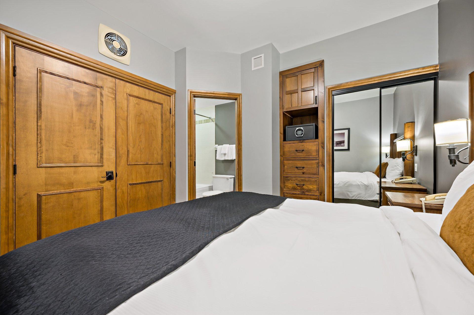 









2396


Rue Labelle

, 336,
Mont-Tremblant,




QC
J8E1T8

