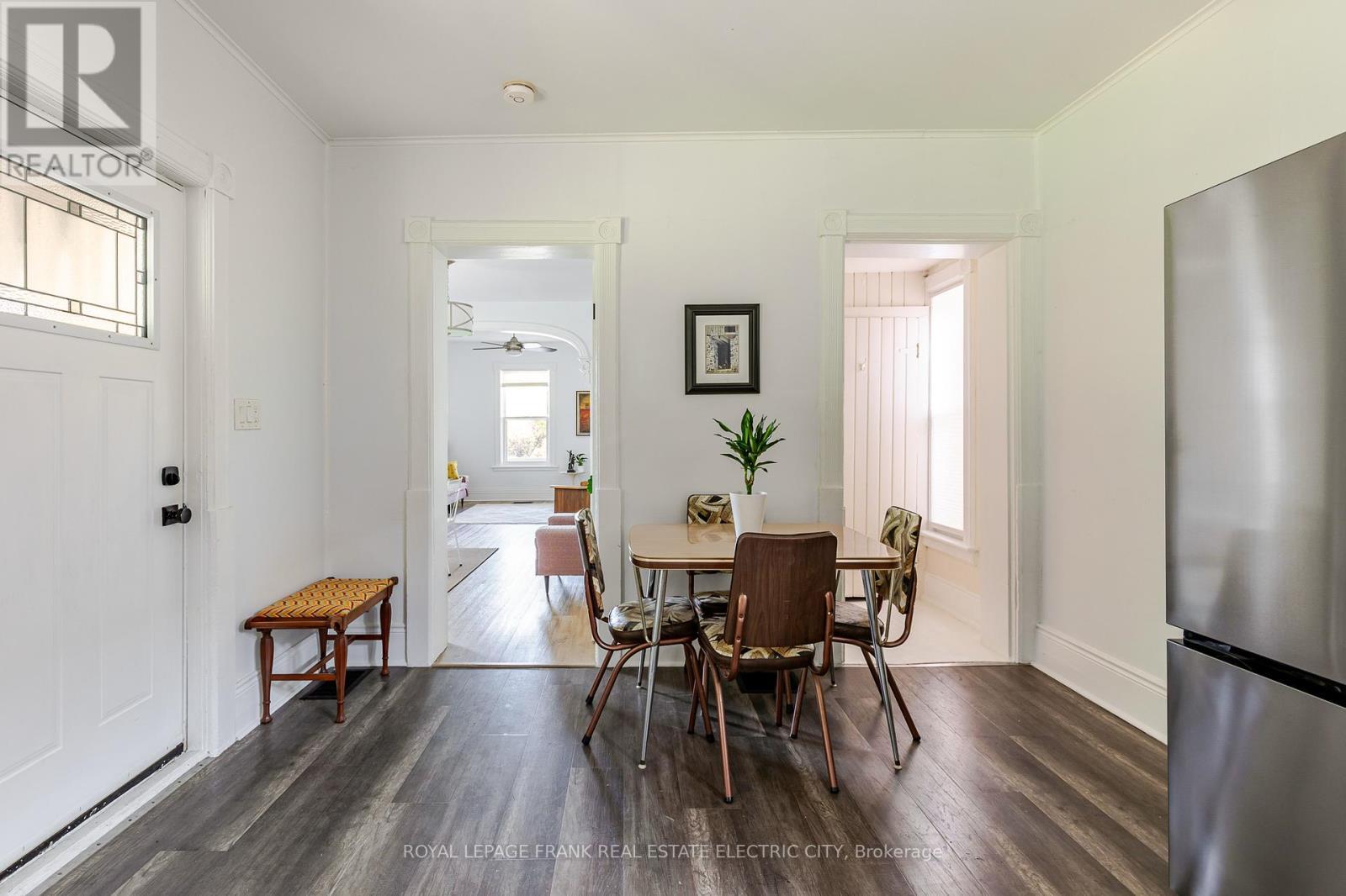 












193 LAKE STREET

,
Peterborough (Town Ward 3),




Ontario
K9J2H4

