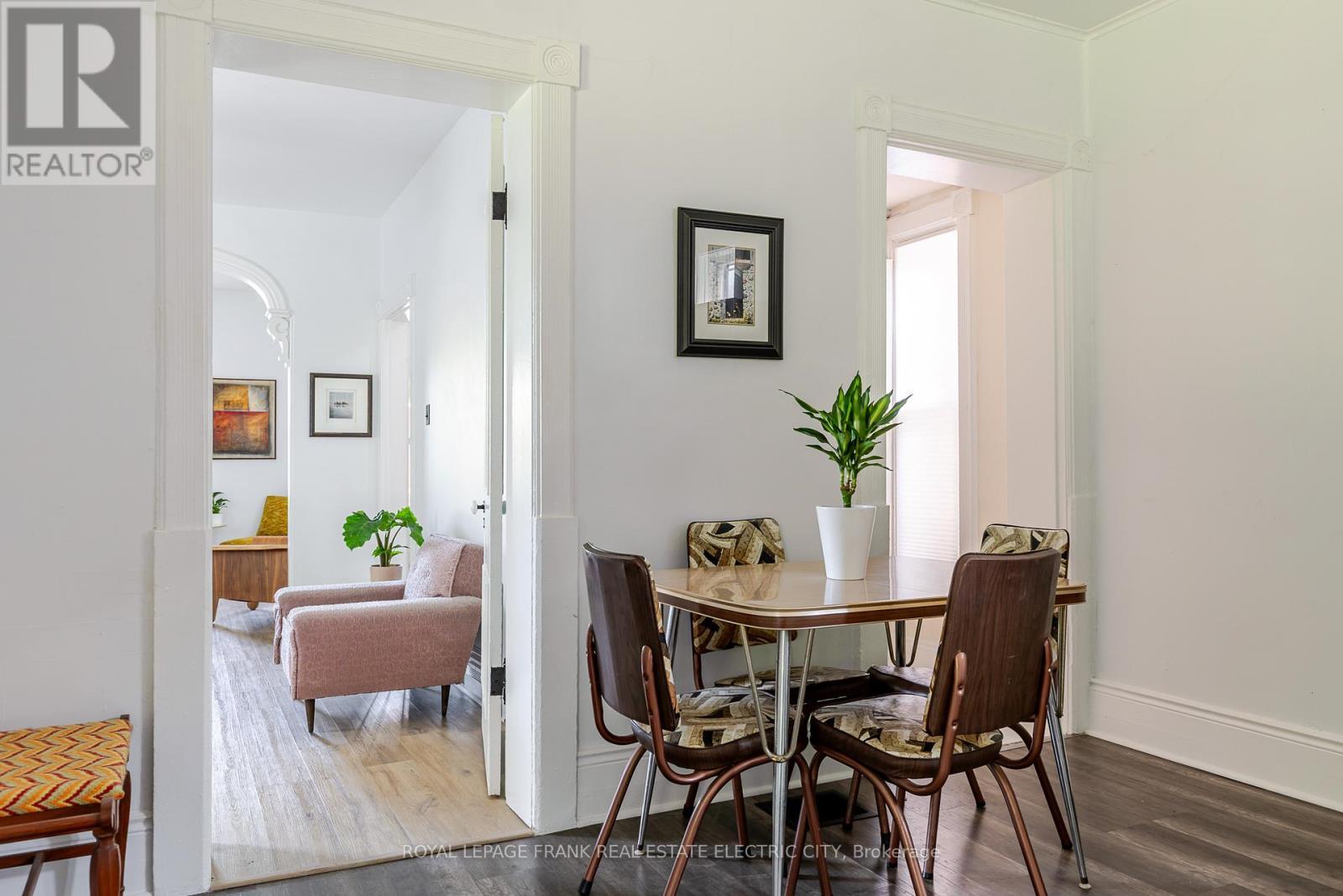 












193 LAKE STREET

,
Peterborough (Town Ward 3),




Ontario
K9J2H4

