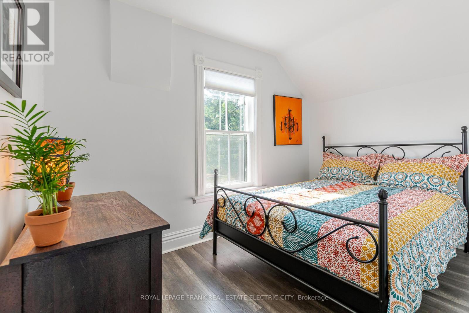 












193 LAKE STREET

,
Peterborough (Town Ward 3),




Ontario
K9J2H4

