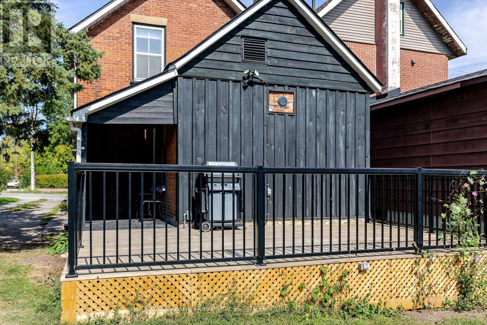 












193 LAKE STREET

,
Peterborough (Town Ward 3),




Ontario
K9J2H4

