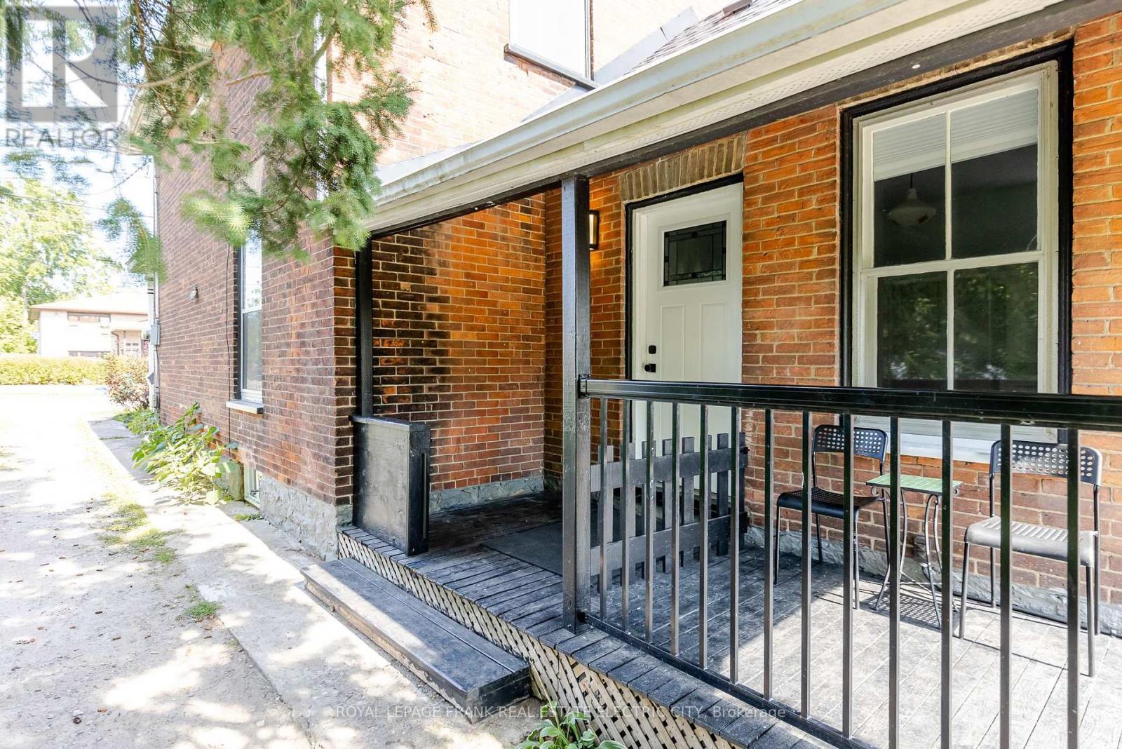 












193 LAKE STREET

,
Peterborough (Town Ward 3),




Ontario
K9J2H4

