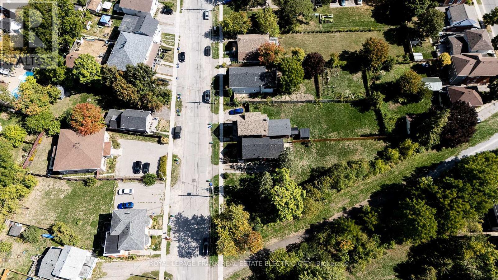 












193 LAKE STREET

,
Peterborough (Town Ward 3),




Ontario
K9J2H4

