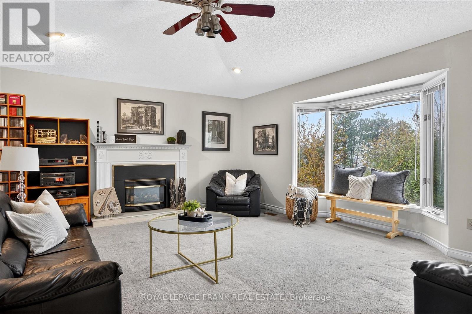 












544 FORTYE DRIVE

,
Peterborough (Otonabee Ward 1),




Ontario
K9K2H2

