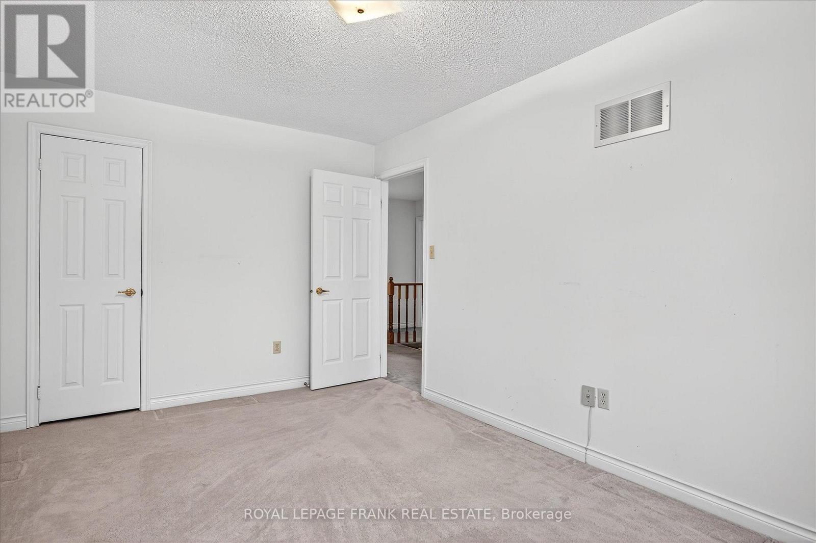 












544 FORTYE DRIVE

,
Peterborough (Otonabee Ward 1),




Ontario
K9K2H2

