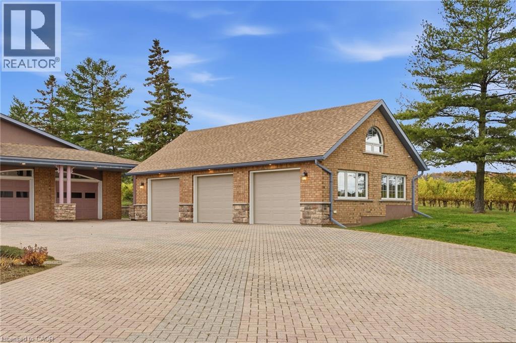 












4850 HILLSIDE Drive

,
Beamsville,




Ontario
L0R1B0

