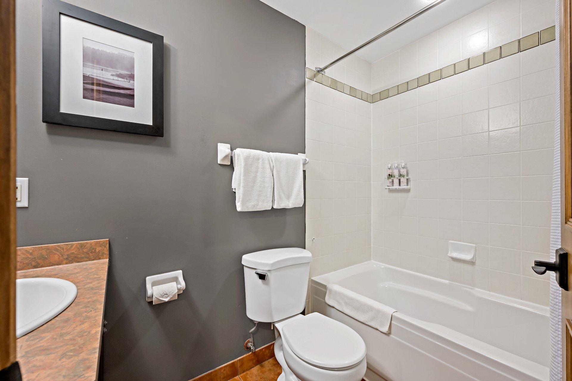 









2396


Rue Labelle

, 20,
Mont-Tremblant,




QC
J8E1T8

