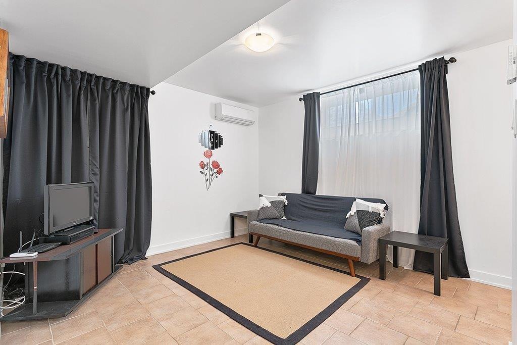 









329


Rue James

,
Shawville,




QC
J0X2Y0

