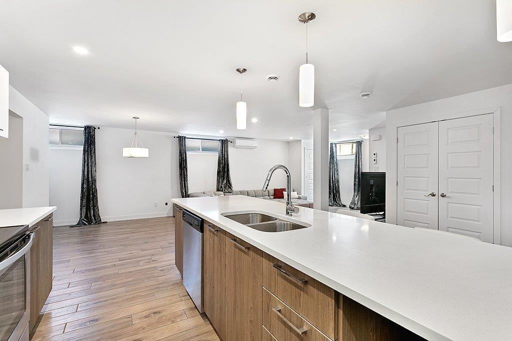 









329


Rue James

,
Shawville,




QC
J0X2Y0

