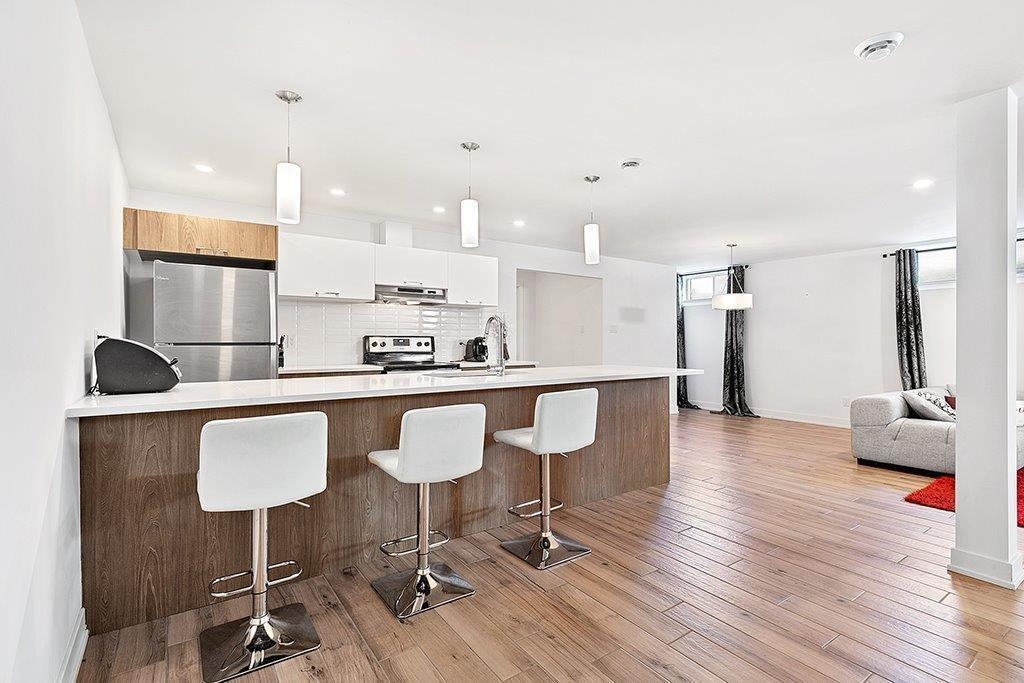 









329


Rue James

,
Shawville,




QC
J0X2Y0

