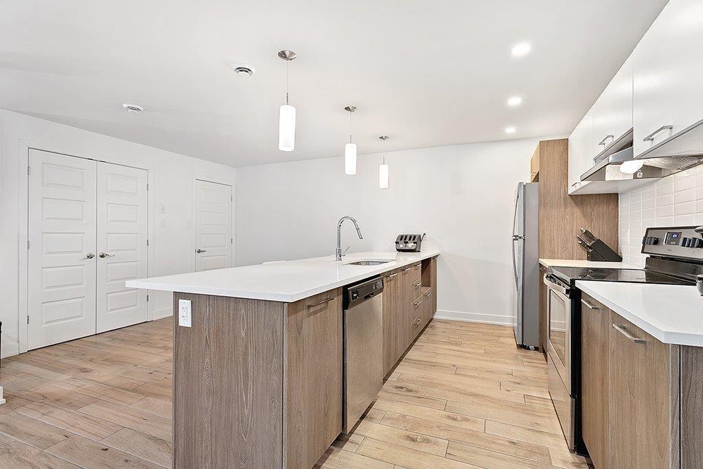 









329


Rue James

,
Shawville,




QC
J0X2Y0

