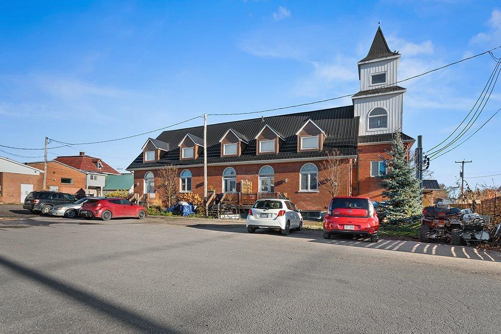 









329


Rue James

,
Shawville,




QC
J0X2Y0

