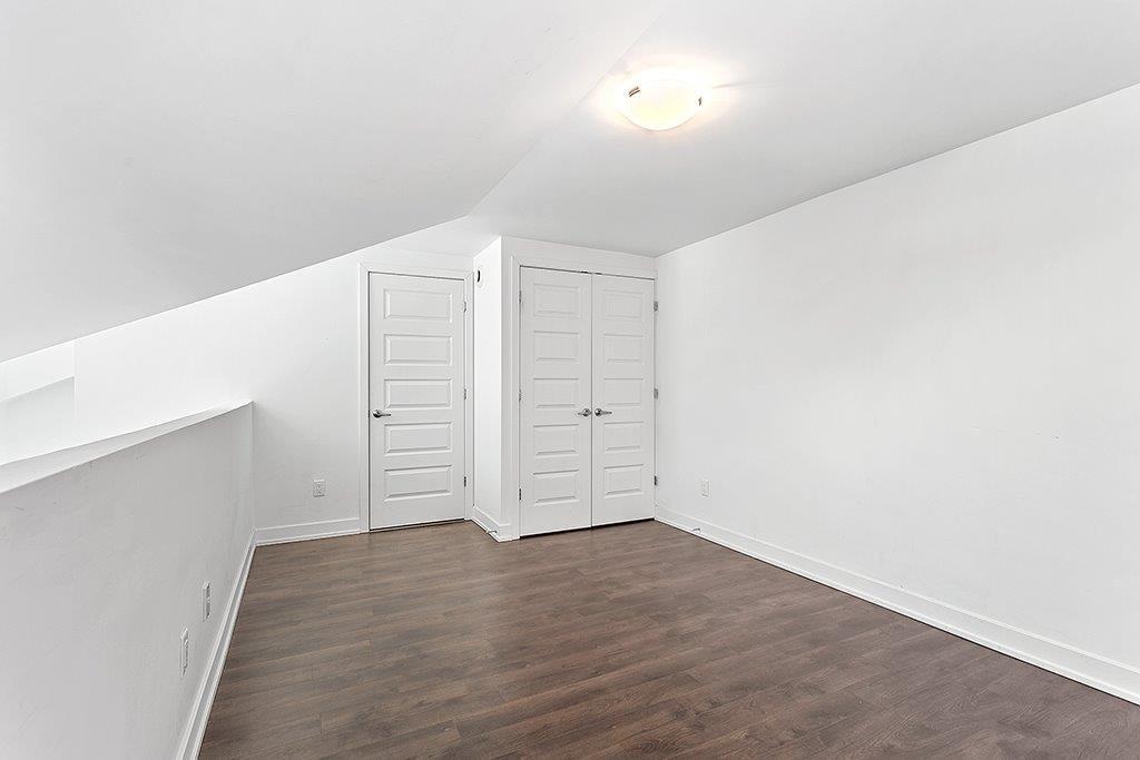 









329


Rue James

,
Shawville,




QC
J0X2Y0

