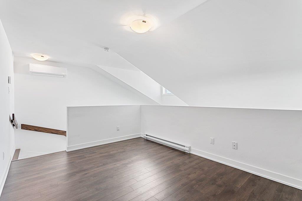 









329


Rue James

,
Shawville,




QC
J0X2Y0

