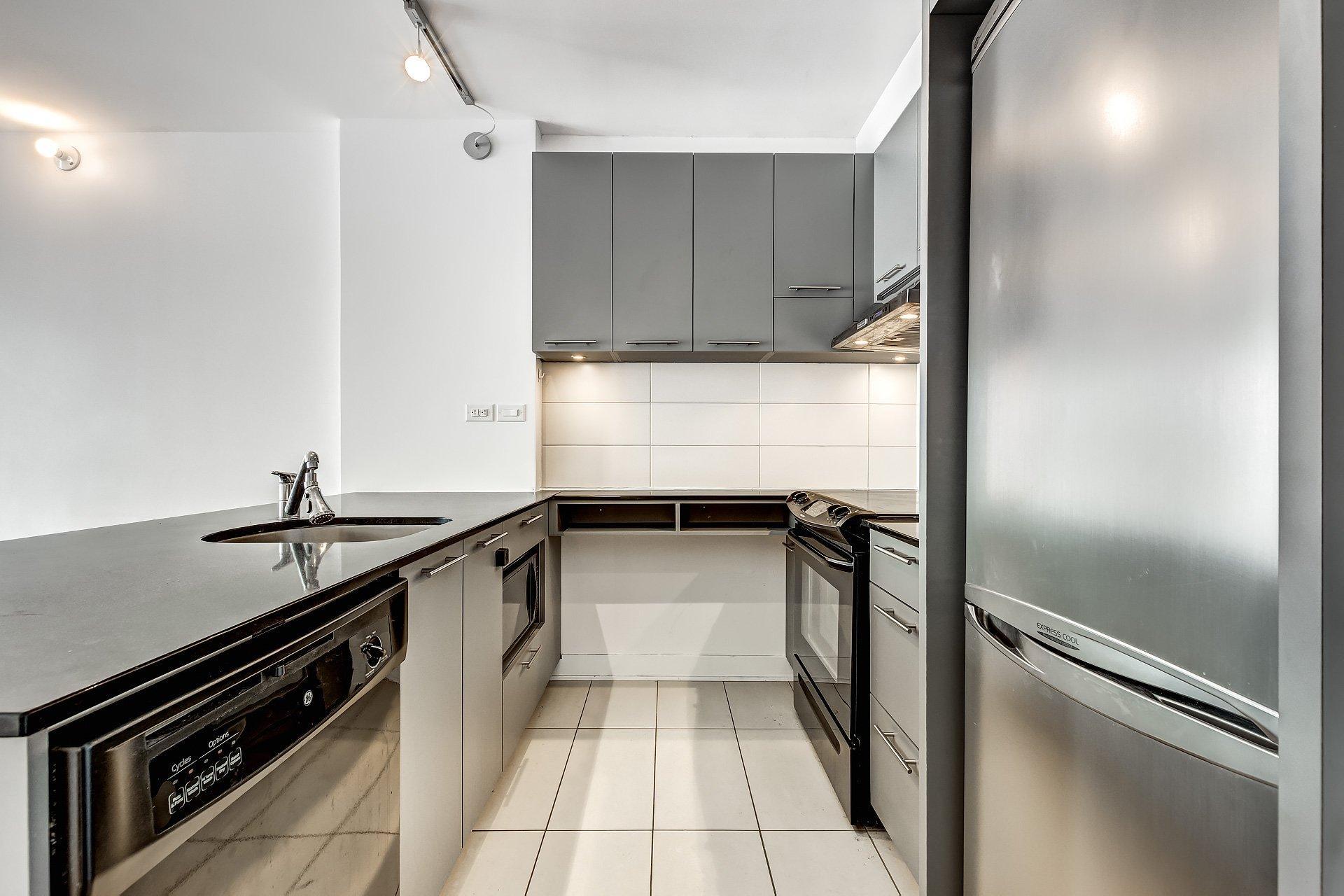 









1414


Rue Chomedey

, 1950,
Montréal (Ville-Marie),




QC
H3H0A2

