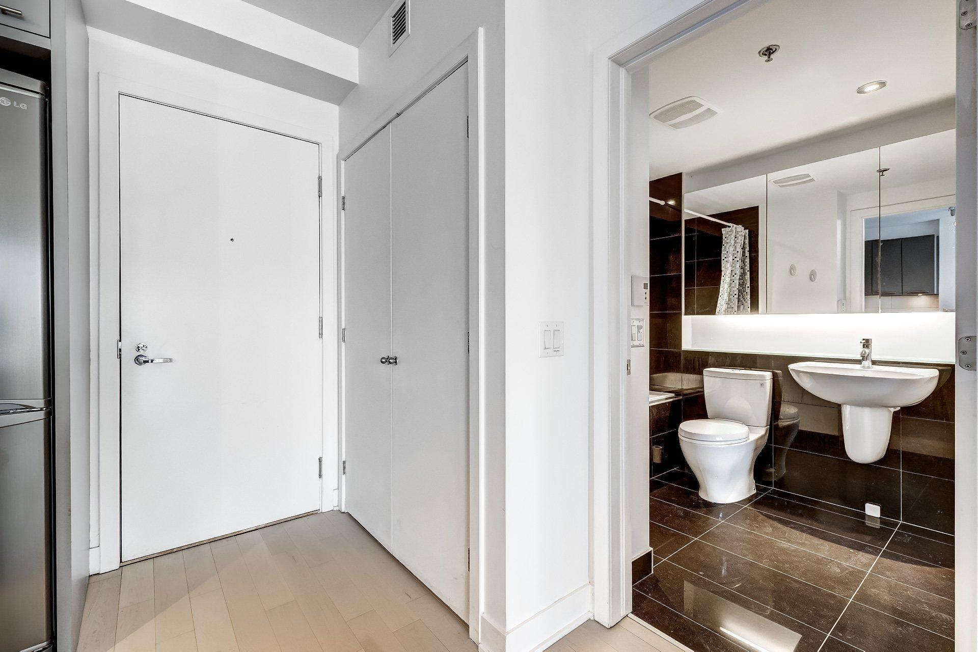 









1414


Rue Chomedey

, 1950,
Montréal (Ville-Marie),




QC
H3H0A2

