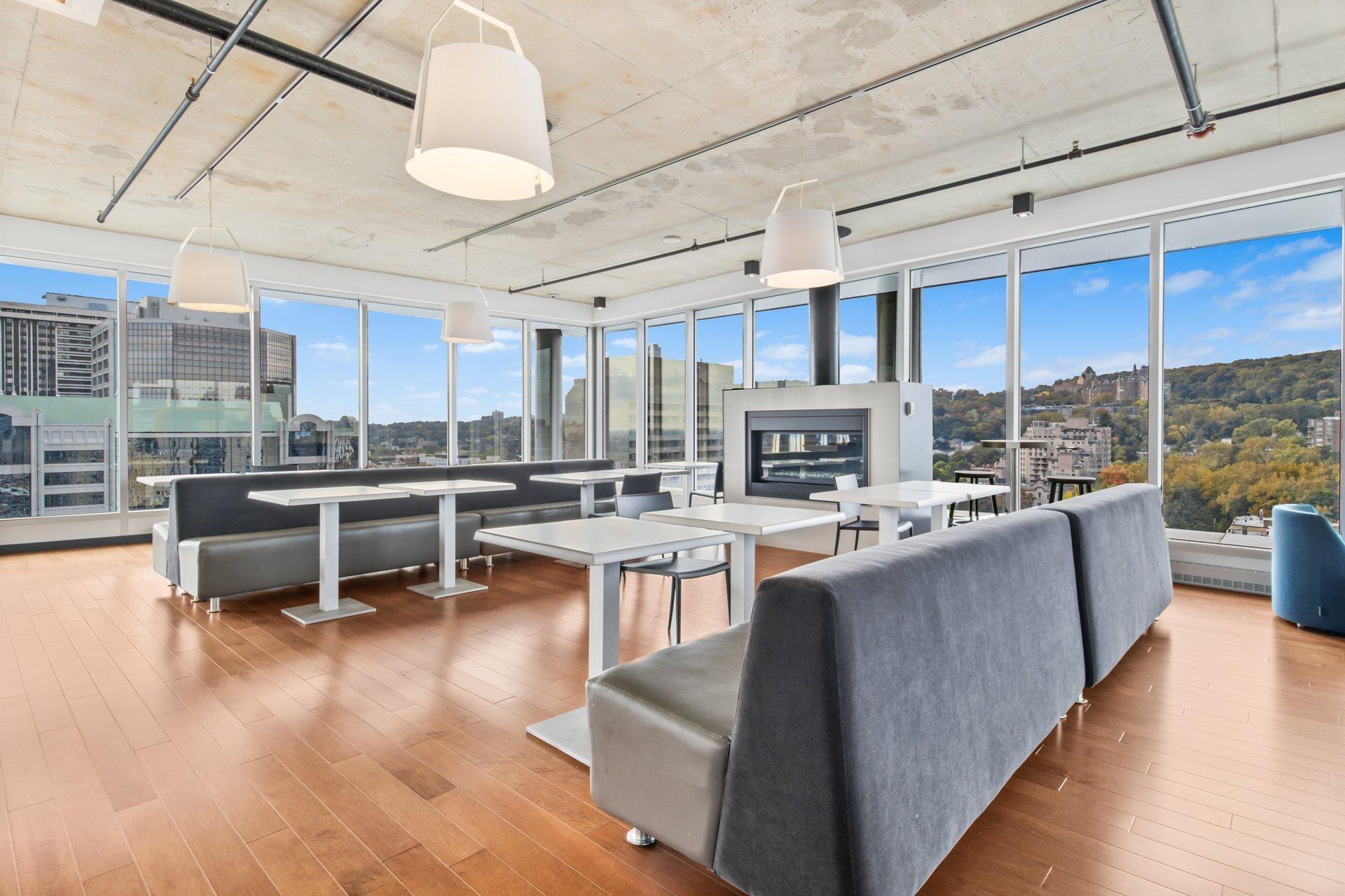 









1414


Rue Chomedey

, 1950,
Montréal (Ville-Marie),




QC
H3H0A2

