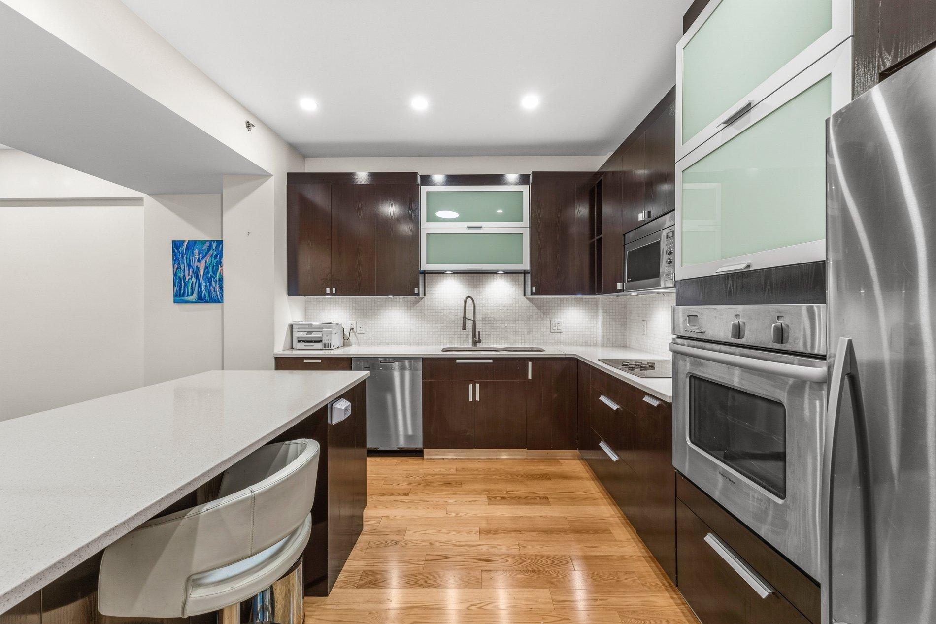 









1275


Av. Van Horne

, 41,
Montréal (Outremont),




QC
H2V1K5

