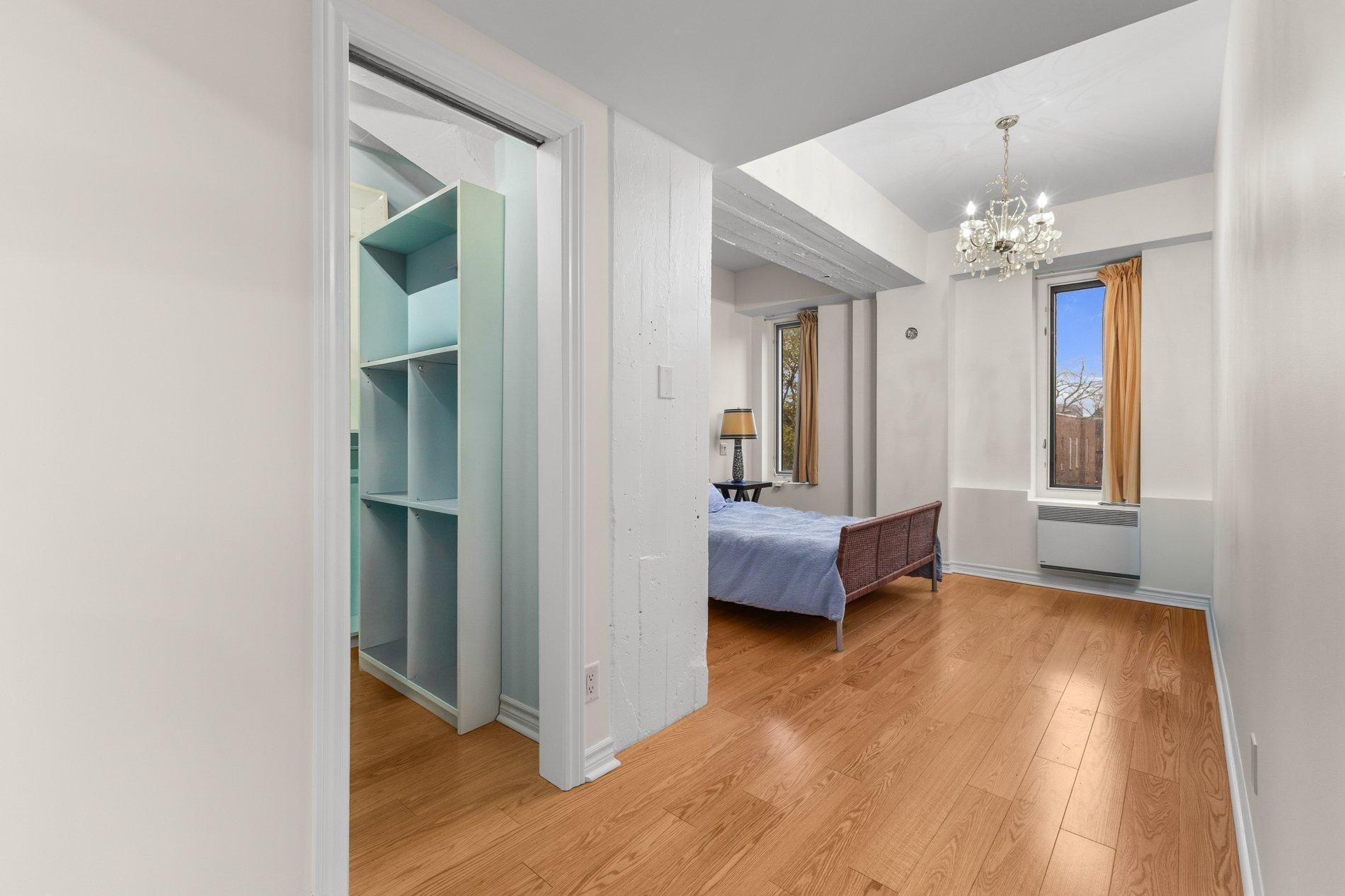 









1275


Av. Van Horne

, 41,
Montréal (Outremont),




QC
H2V1K5

